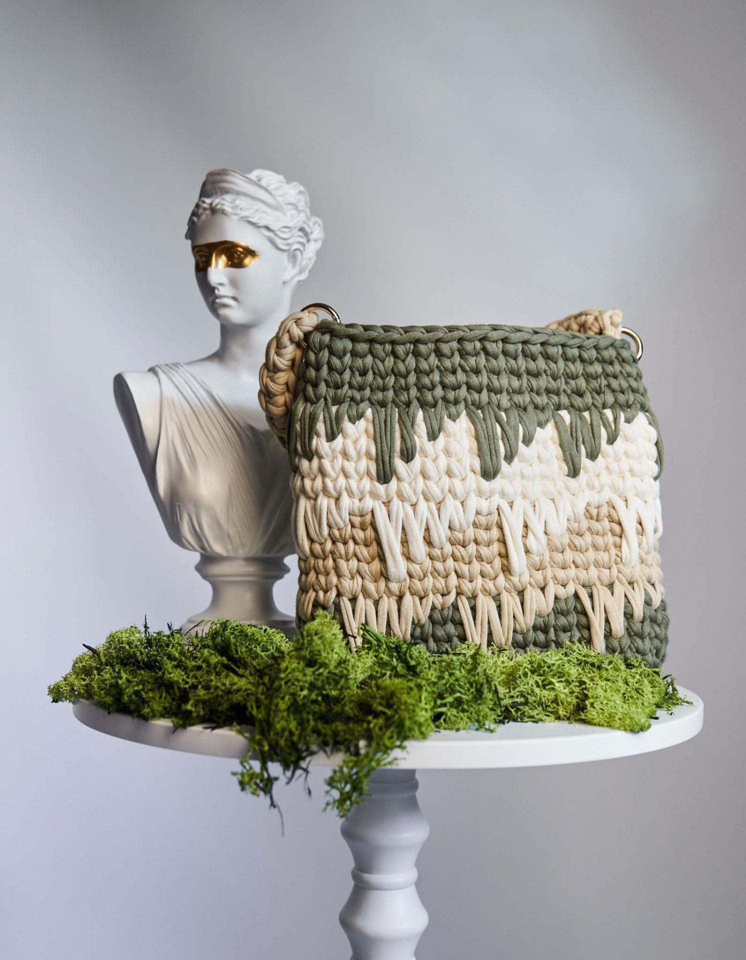 Pochette tressée olive & écru