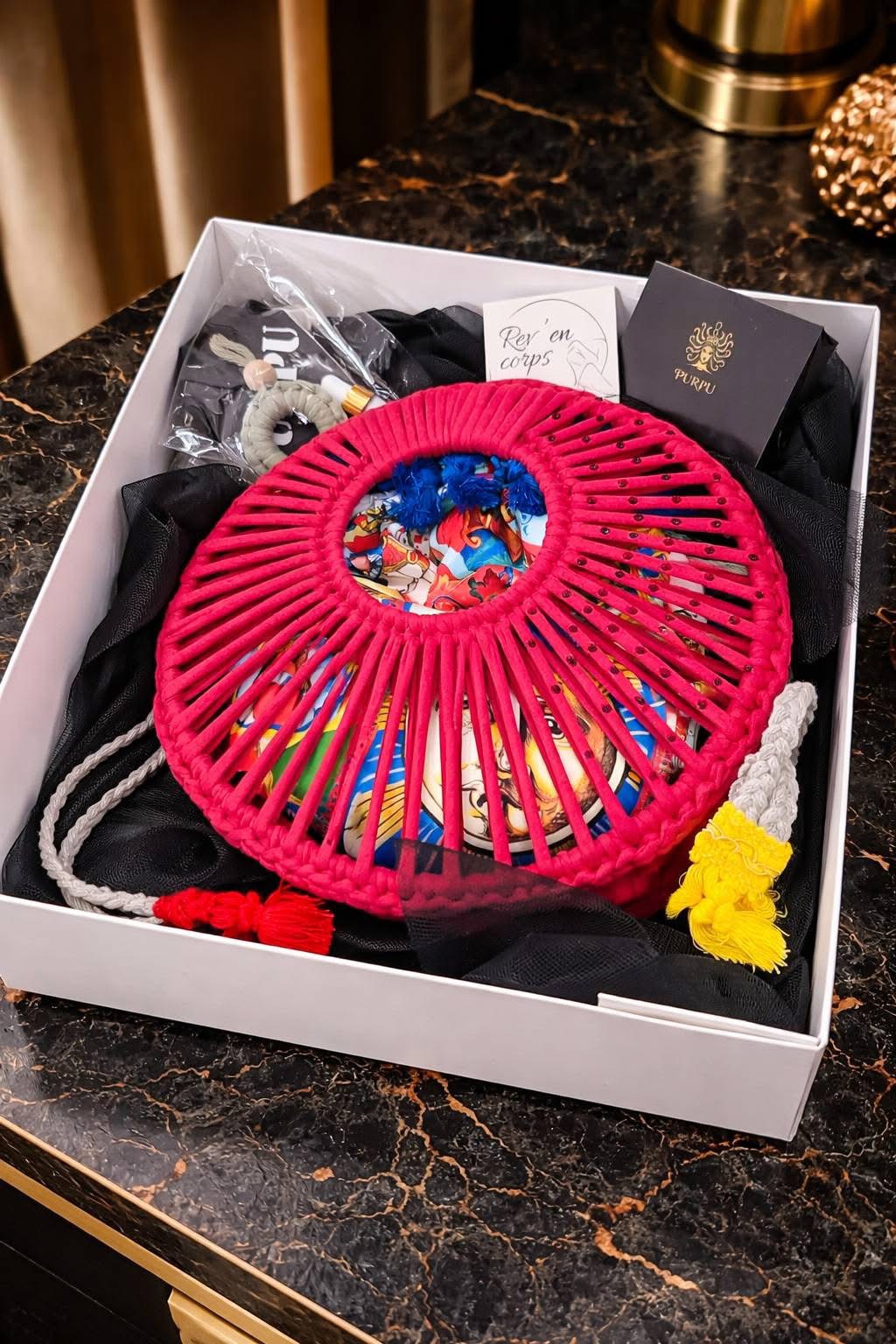 Sac rond fuchsia en coffret